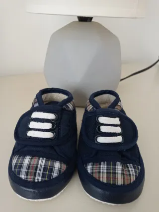 Botas zapatillas niño cuadros azul, calentitas