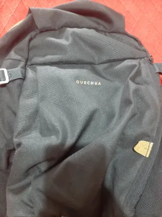 Mochila Quechua Negra y Beige
