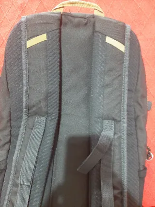 Mochila Quechua Negra y Beige