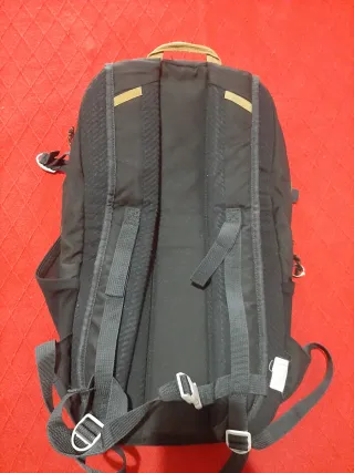Mochila Quechua Negra y Beige