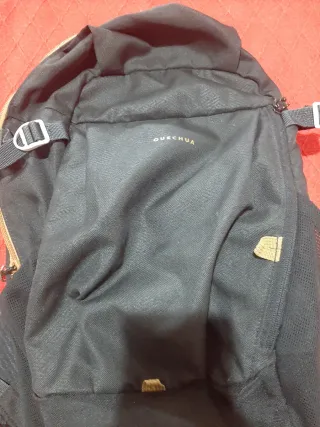 Mochila Quechua Negra y Beige
