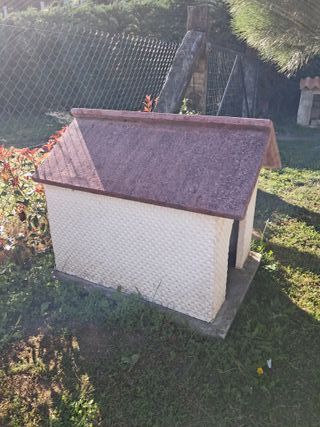Caseta para perro de hormigón prefabricado 
