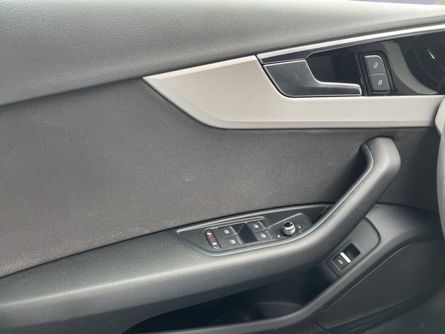 Audi A4  S line 35 TFSI S tronic 