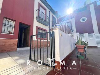 Casa adosada en venta en Centro - Doña Mercedes en Dos Hermanas