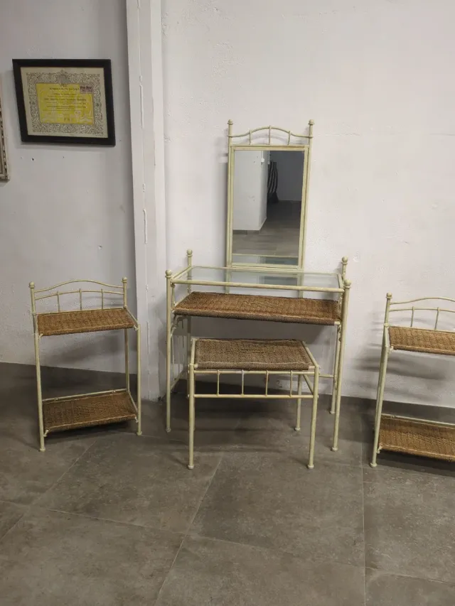 Conjunto tocador y mesitas auxiliares