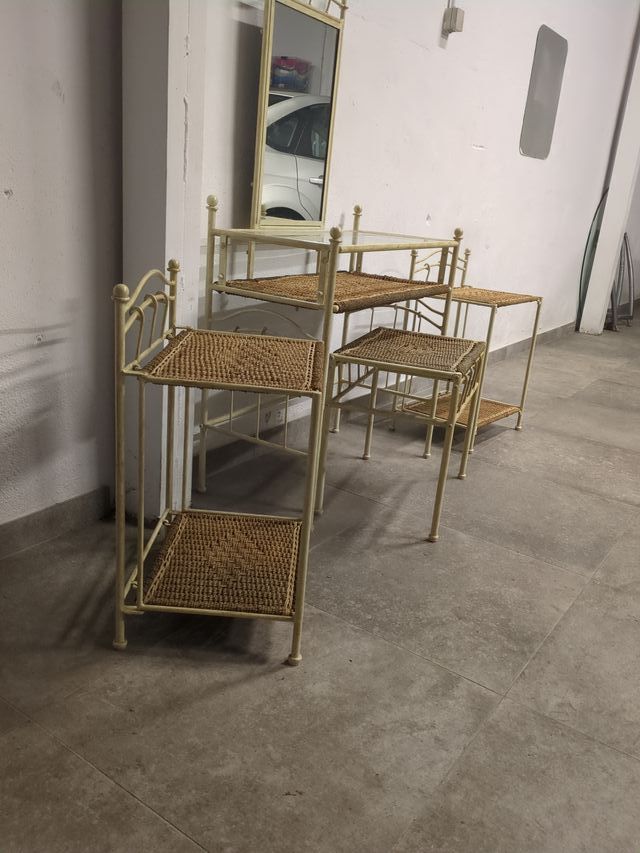 Conjunto tocador y mesitas auxiliares