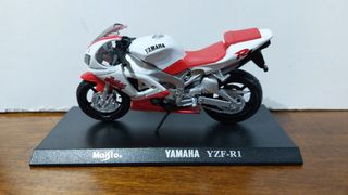 KAWASAKI NINJA ZX-9R  Y YAMAHA YZF-R1  ( 1/18 ) 