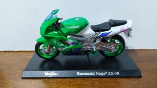 KAWASAKI NINJA ZX-9R  Y YAMAHA YZF-R1  ( 1/18 ) 