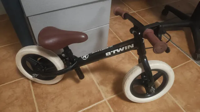 Bicicleta de aprendizaje B'TWIN