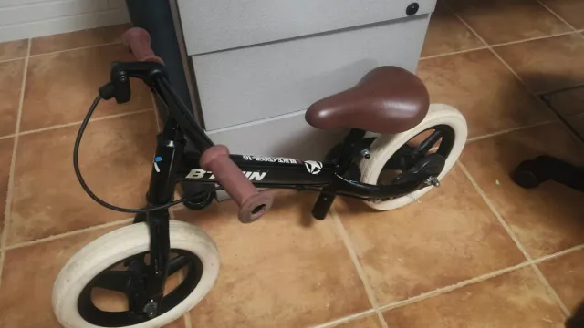Bicicleta de aprendizaje B'TWIN