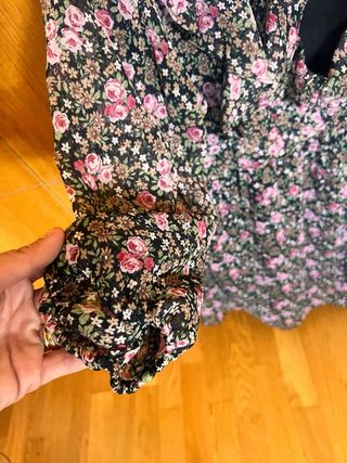 Vestido Zara floral negro y rosa