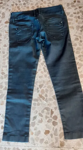 Pantalón tejano chica Talla 42. Pantalo noia 42