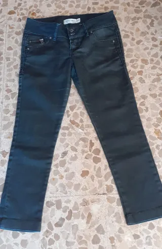 Pantalón tejano chica Talla 42. Pantalo noia 42