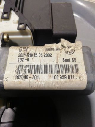 ELEVALUNAS TRASERO IZQUIERDO SEAT LEON (1M1)