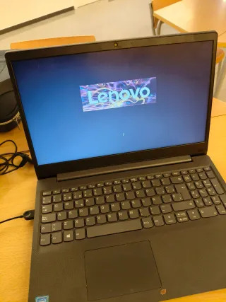 Computer portatile Lenovo V15-IGL nero