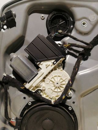 ELEVALUNAS DELANTERO DERECHO SEAT IBIZA (6K1)
