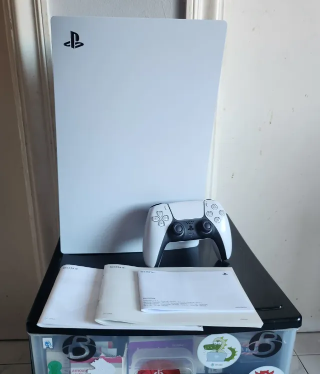 Playstation 5 +Mando +ventilador+soporte+3 juegos