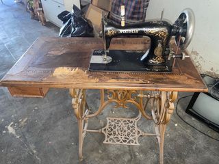 Máquina de coser antigua Wertheim
