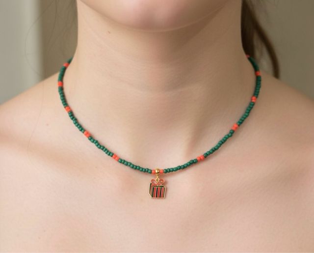 Collar Cuentas Navidad Verde y Blanco