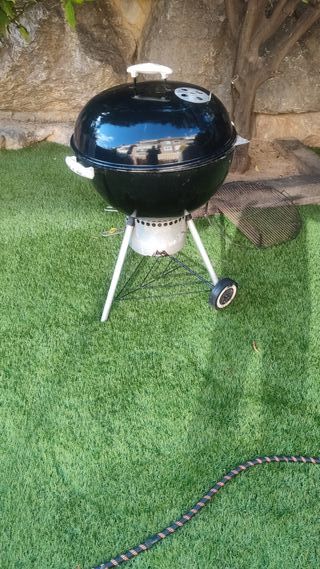 Barbacoa Weber 57cm + Parrilla nueva
