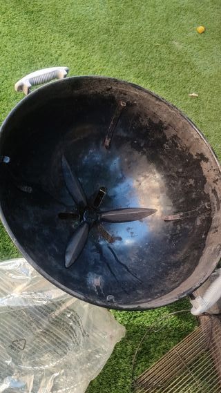 Barbacoa Weber 57cm + Parrilla nueva