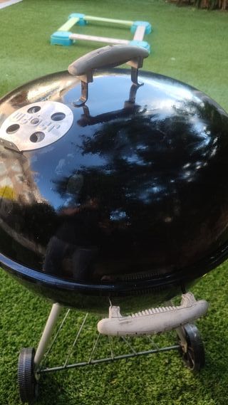 Barbacoa Weber 57cm + Parrilla nueva