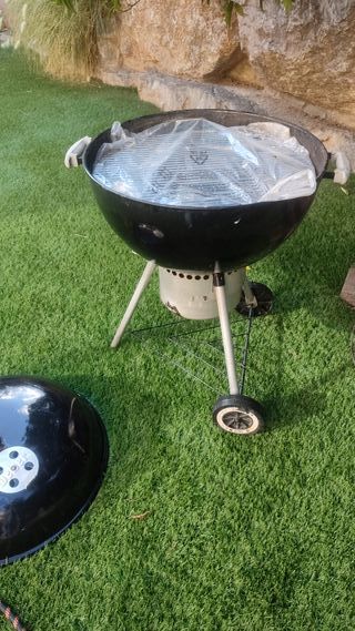 Barbacoa Weber 57cm + Parrilla nueva