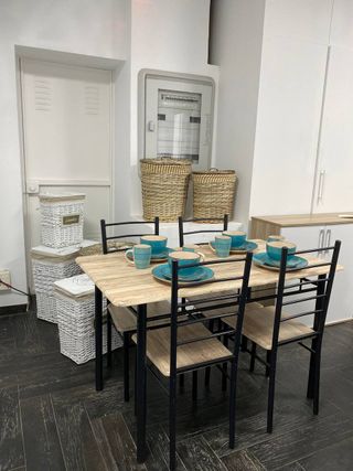 Mesa de cocina + 4 sillas hacemos envios 