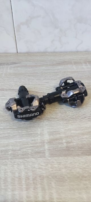 Pedales Shimano M520