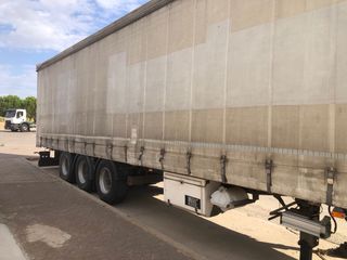 Semirremolque Tauliner Montenegro negociable