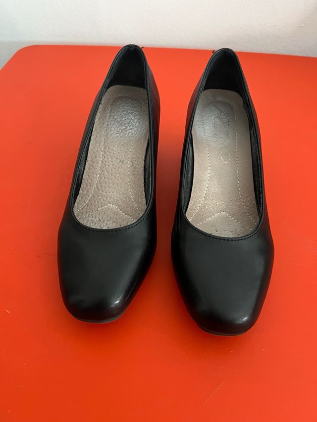 Zapatos de tacón negros talla 35