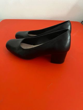 Zapatos de tacón negros talla 35