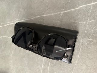 Gafas de sol negras nuevas