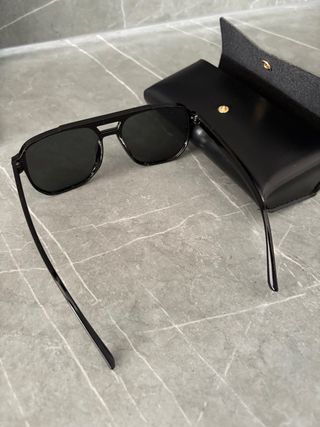 Gafas de sol negras nuevas
