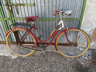 Bicicleta antigua roja