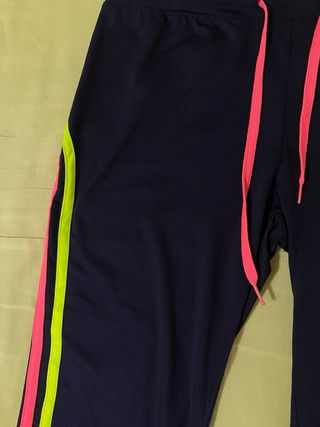 Mallas deportivas azul con detalles