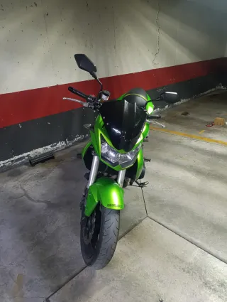 Kawasaki Z750.