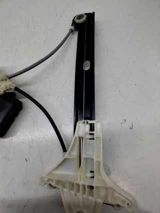 ELEVALUNAS TRASERO DERECHO VOLKSWAGEN POLO (2)
