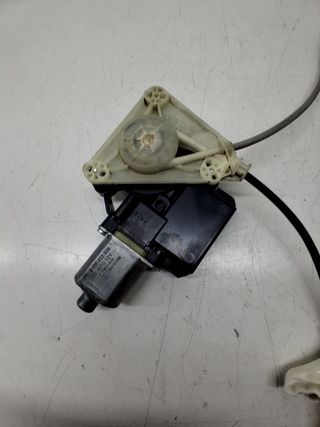 ELEVALUNAS TRASERO DERECHO VOLKSWAGEN POLO (2)