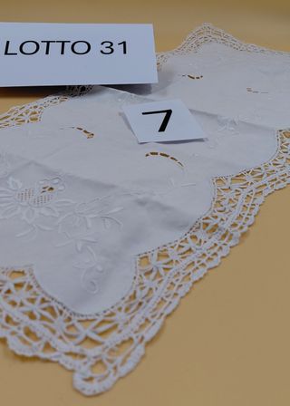 Striscia runner cotone ricamato a mano