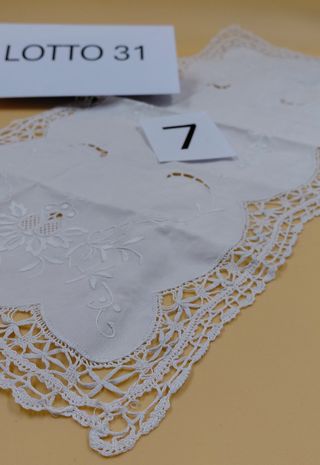 Striscia runner cotone ricamato a mano