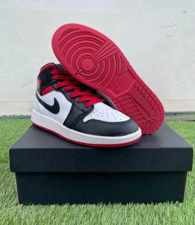 Nike Jordan 1  MID  (GS)  Talla 38