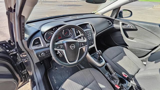 Opel Astra 2011