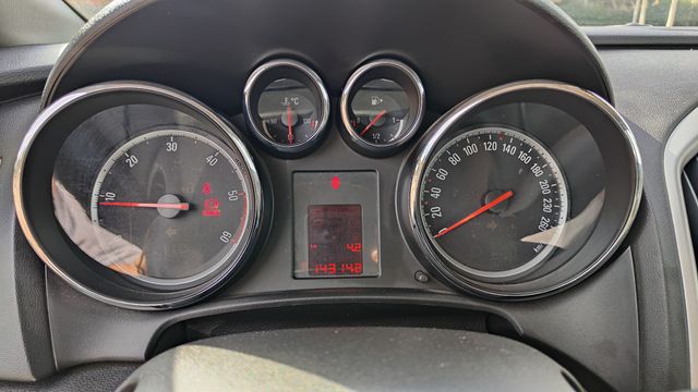Opel Astra 2011