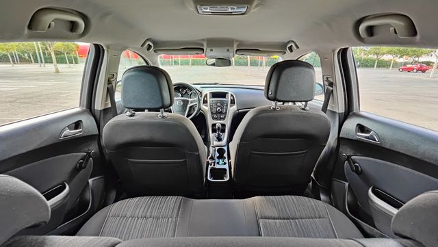 Opel Astra 2011