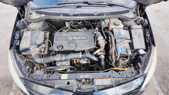 Opel Astra 2011