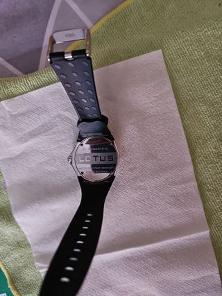 Reloj Lotus Mujer Rojo y Plateado