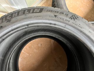 Neumáticos Michelin 225/45/19 96W