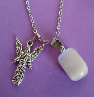 Colgante Arcangel San Gabriel y Pulsera Minerales