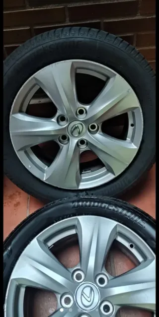 4 Llantas y Neumáticos